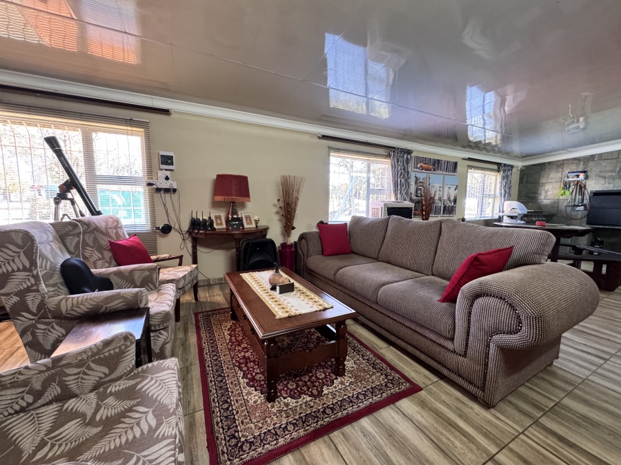 8 Bedroom Property for Sale in Meiringspark North West